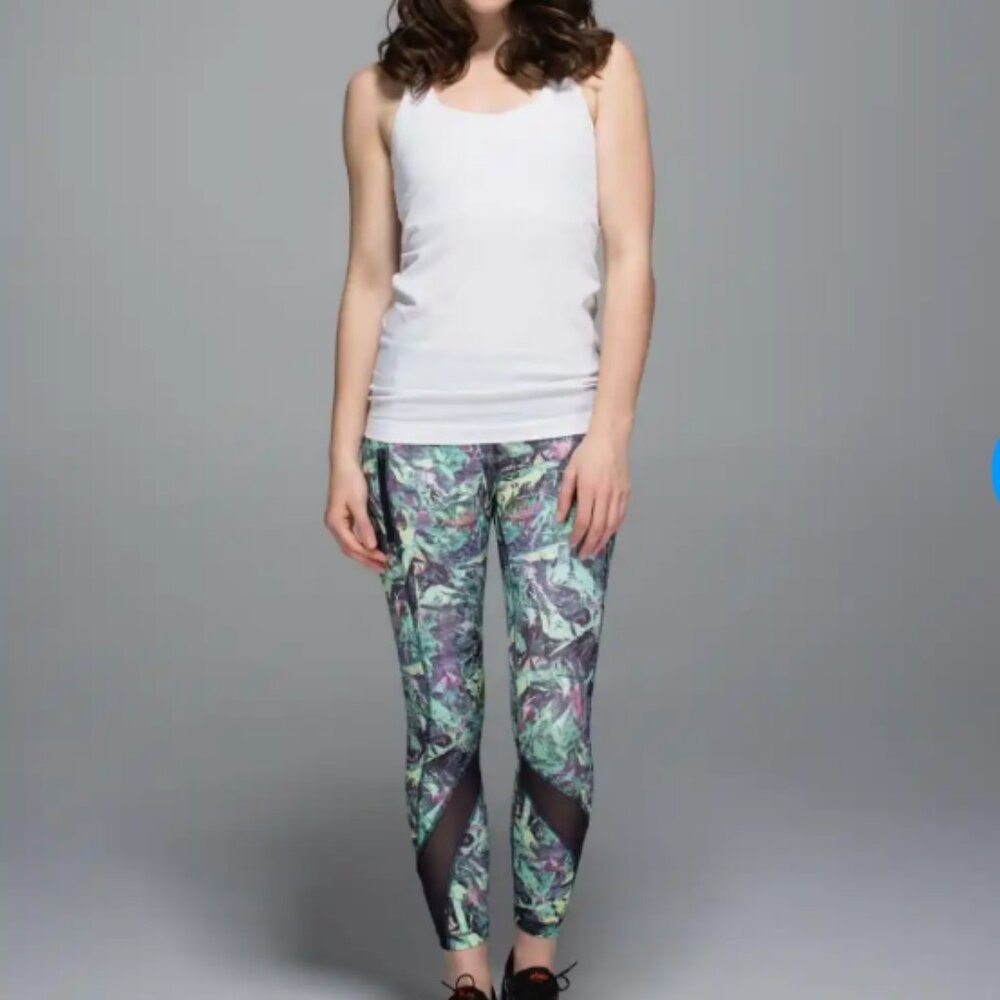 Like New Lululemon Inspire Tight II *Full-On Luxtreme (Mesh)